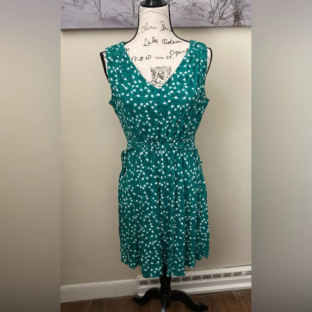 NWT Cynthia Rowley green floral sleeveless V-neck mini dress, size medium - Picture 3 of 11